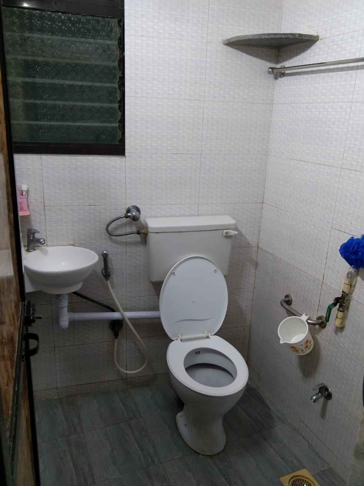 2 BHK 800 Sq.Ft. Apartment in West View Vile Parle West