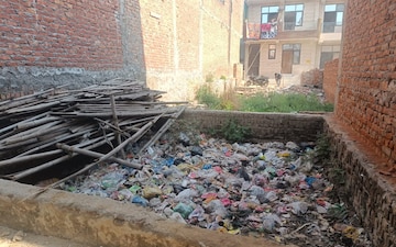 Plot For Sale in Sector 11