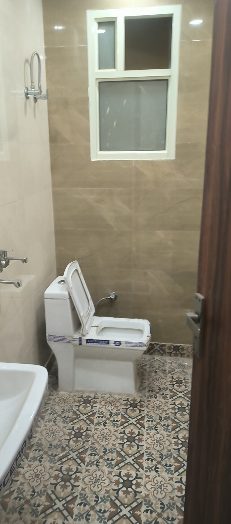 Bathroom, geeta colony 2 Bedroom 520 Sq.Ft. Builder Floor In Geeta Colony Delhi 8689132