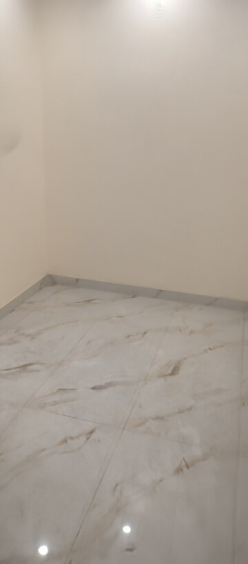 Room in 2 BHK Builder Floor at Geeta Colony – for Sale
