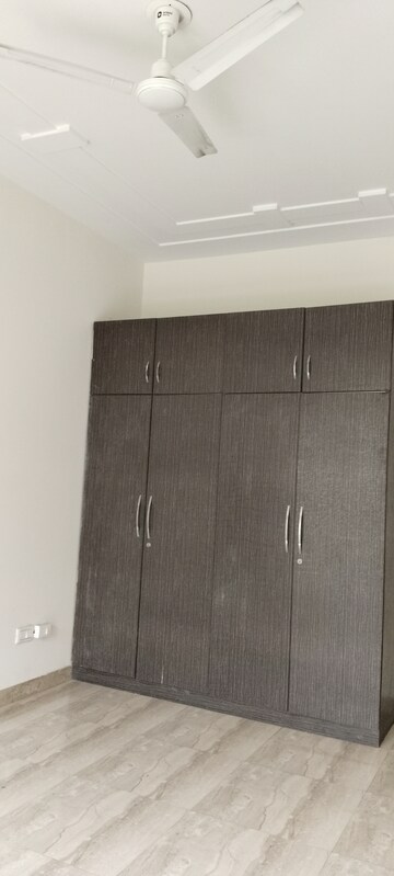 Furnished Amenities in 3.5 BHK Builder Floor at SS Mayfield Gardens, Sector 51 – for Rent