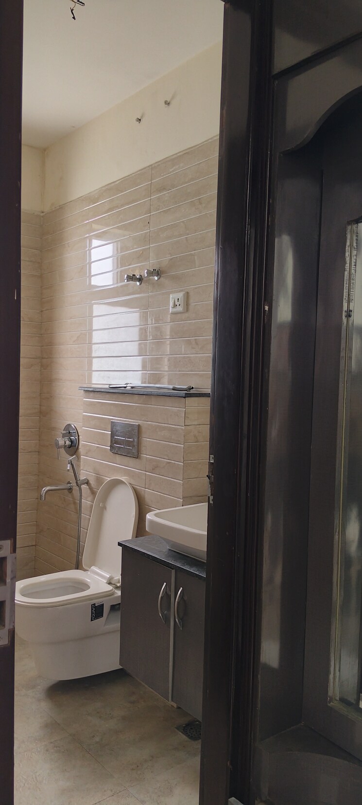 Bathroom, ss-mayfield-gardens 3.5 Bedroom 2100 Sq.Ft. Builder Floor In Sector 51 Gurgaon 8689191