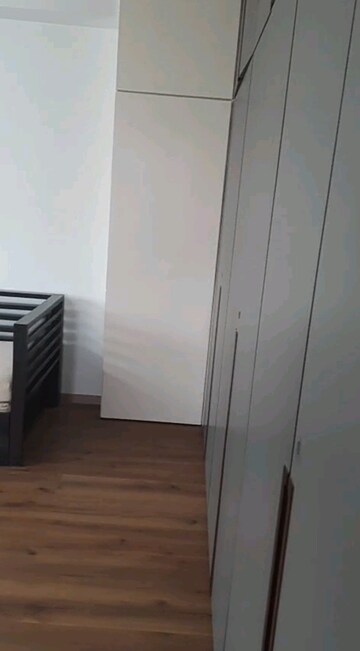 Room in 2 BHK Apartment at Malabar Hill – for Rent