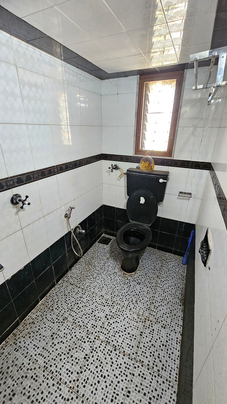 Attached Bathroom, dombivli west 2 Bedroom 1100 Sq.Ft. Apartment In Dombivli West Thane 8689244