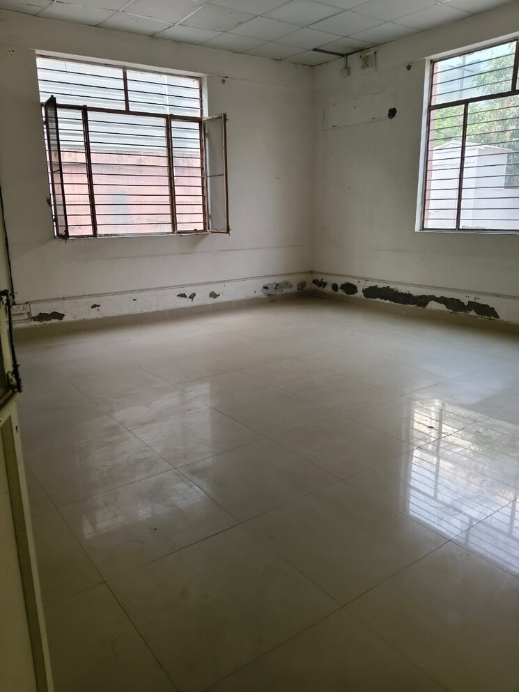 Floor Plan, sector 4 Commercial Office Space 3000 Sq.Ft. In Sector 4 Noida 8689225