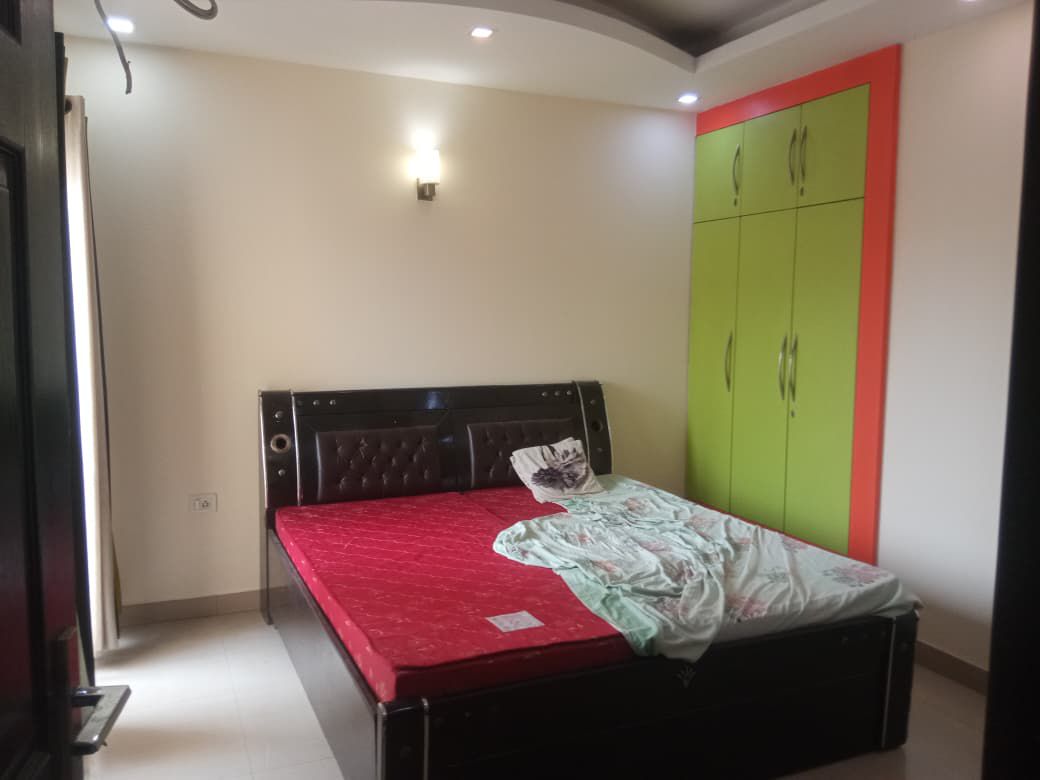 2.5 BHK + Pooja Room Apartment For Rent in Paramount Floraville