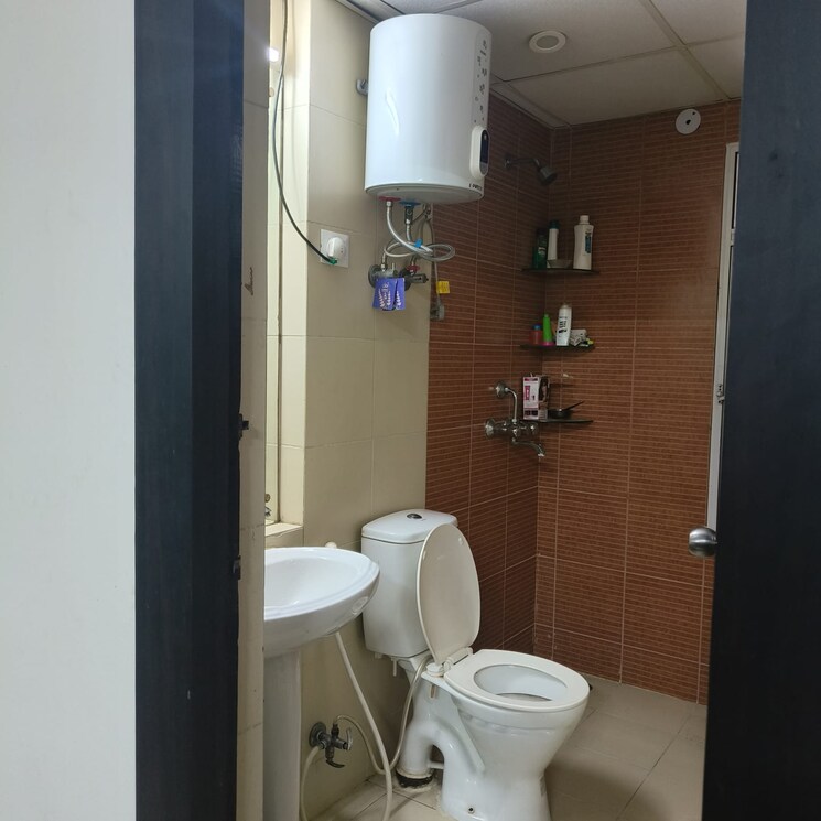 Bathroom, mahagun-mywoods 4 Bedroom 1810 Sq.Ft. Apartment In Sector 16c Greater Noida Greater Noida 8689246