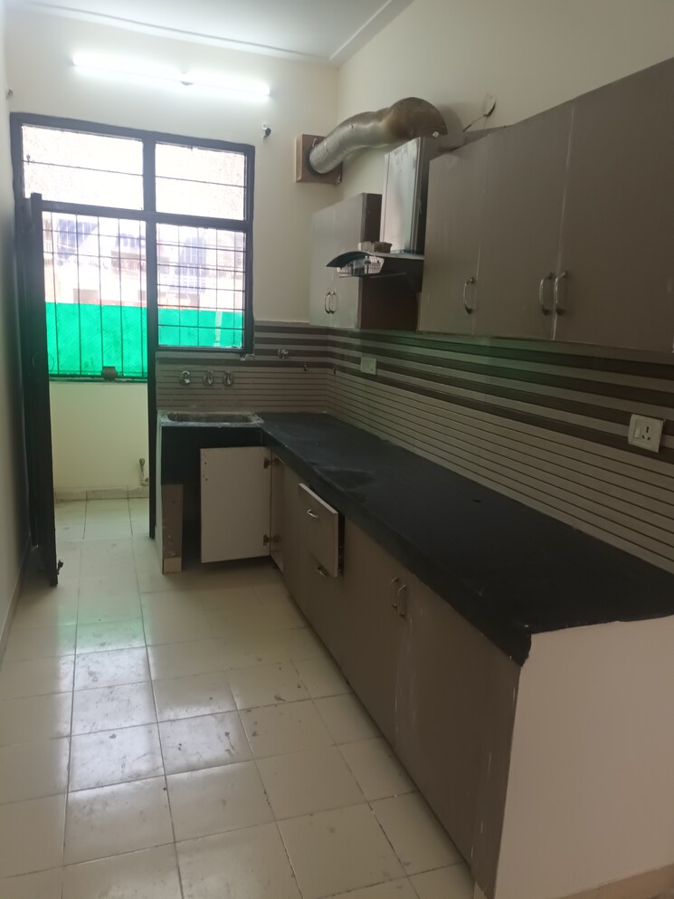 Kitchen, dhakoli 2 Bedroom 605 Sq.Ft. Apartment In Dhakoli Zirakpur 8658292