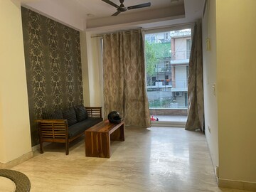 Living Room in 3 BHK Apartment at Ansal Sushant Lok I, Sector 43 – for Rent