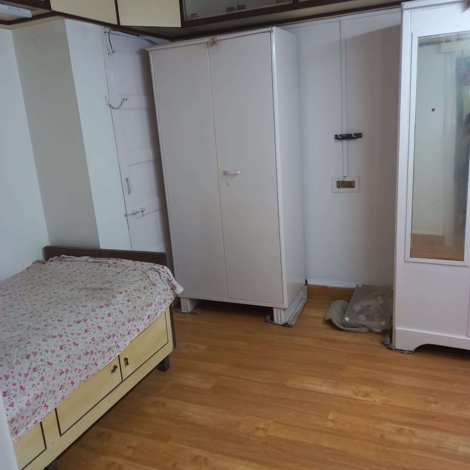 1 RkApartment For Rent in Prabhadevi CHS