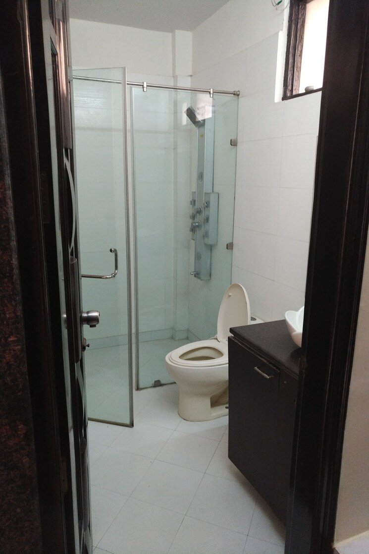 Master Bedroom, vishal enclave 3 Bedroom 250 Sq.Yd. Builder Floor In Vishal Enclave Delhi 8689339