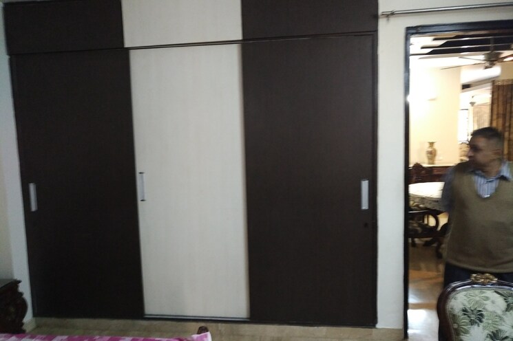 undefined, vishal enclave 3 Bedroom 250 Sq.Yd. Builder Floor In Vishal Enclave Delhi 8689339