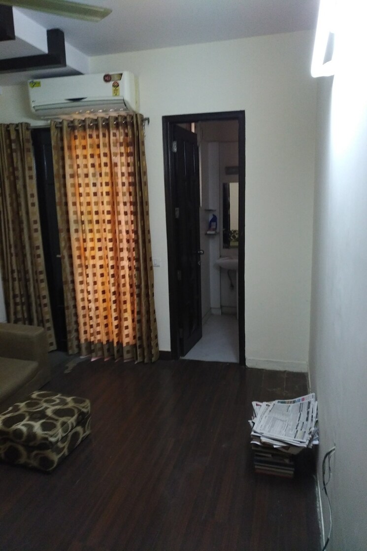 Bedroom, vishal enclave 3 Bedroom 250 Sq.Yd. Builder Floor In Vishal Enclave Delhi 8689339