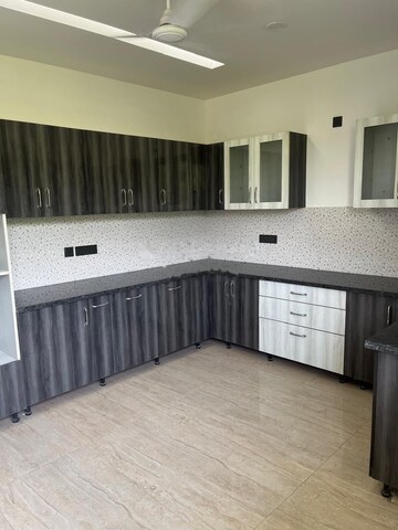 Kitchen in 4 BHK Independent House at DLF Garden Villas, Sector 43 – for Rent