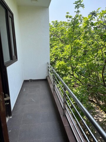 Balcony in 4 BHK Independent House at DLF Garden Villas, Sector 43 – for Rent