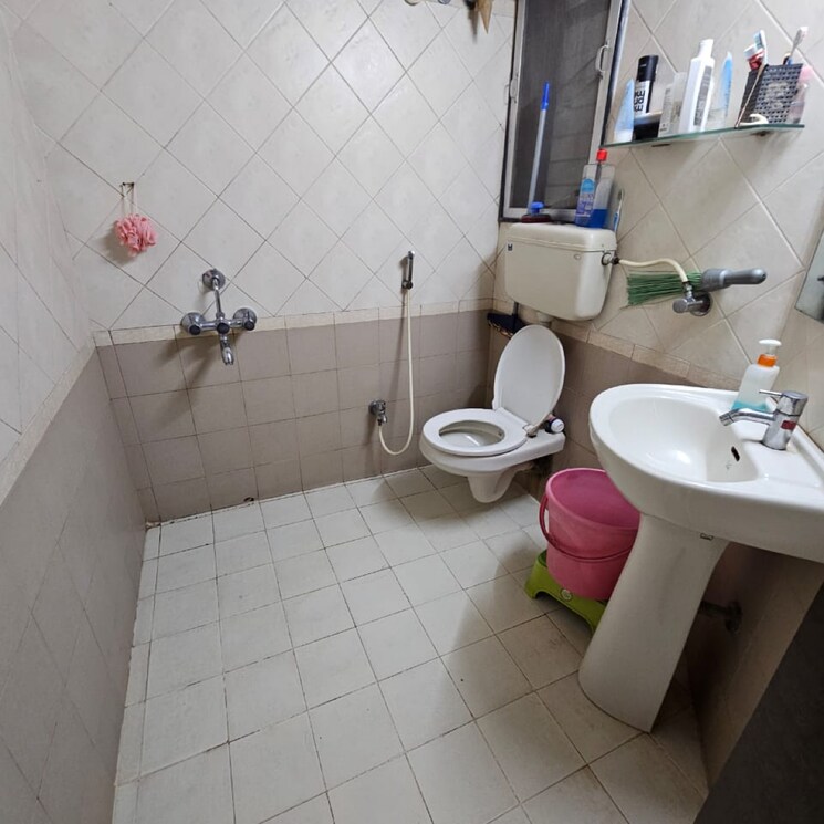 Bathroom, kanakia-samarpan 2 Bedroom 995 Sq.Ft. Apartment In Devala Pada Mumbai 8689374