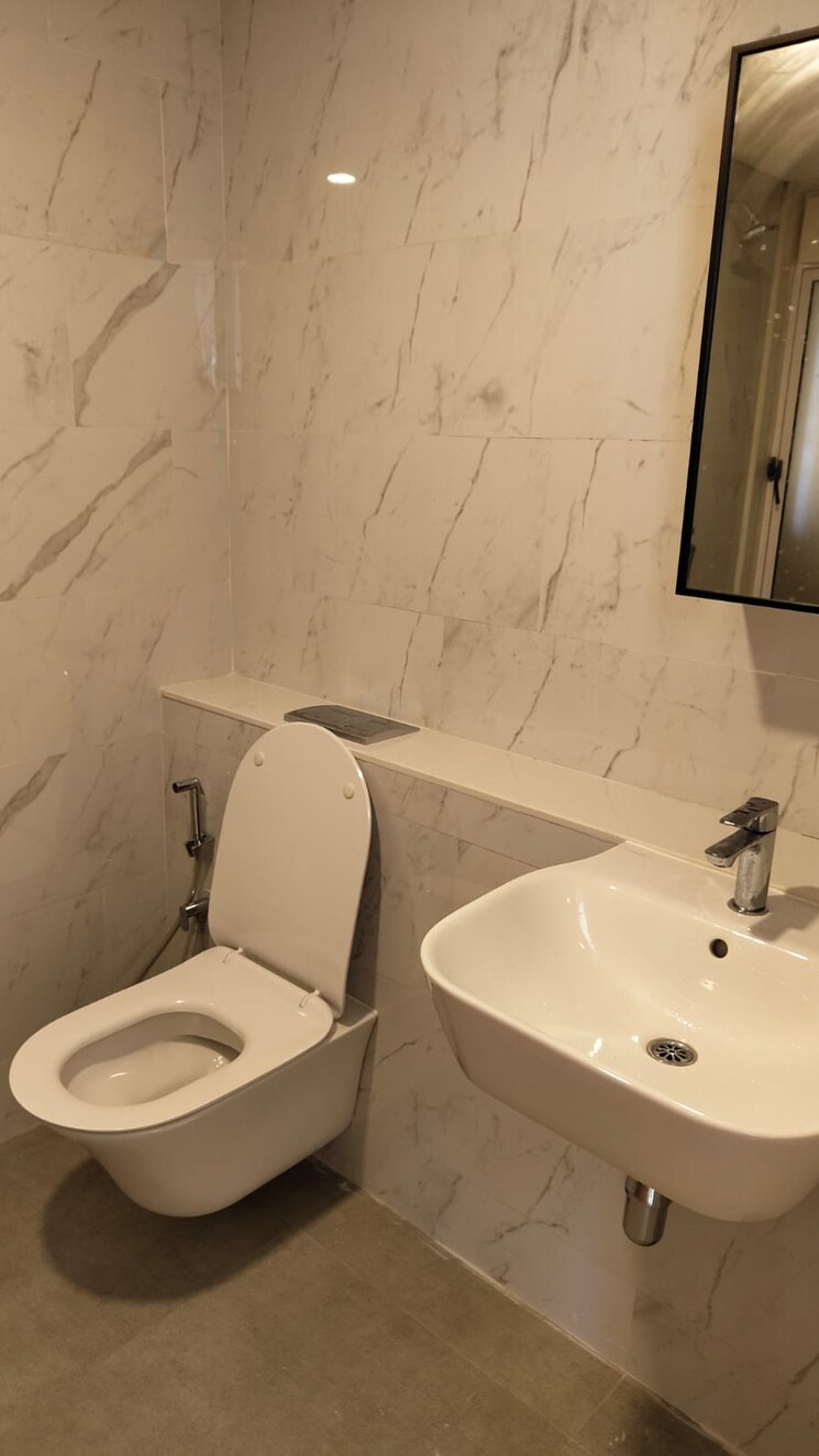 Bathroom, lodha-bella-vita 3.5 Bedroom 1200 Sq.Ft. Apartment In Nibm Road Pune 8689382