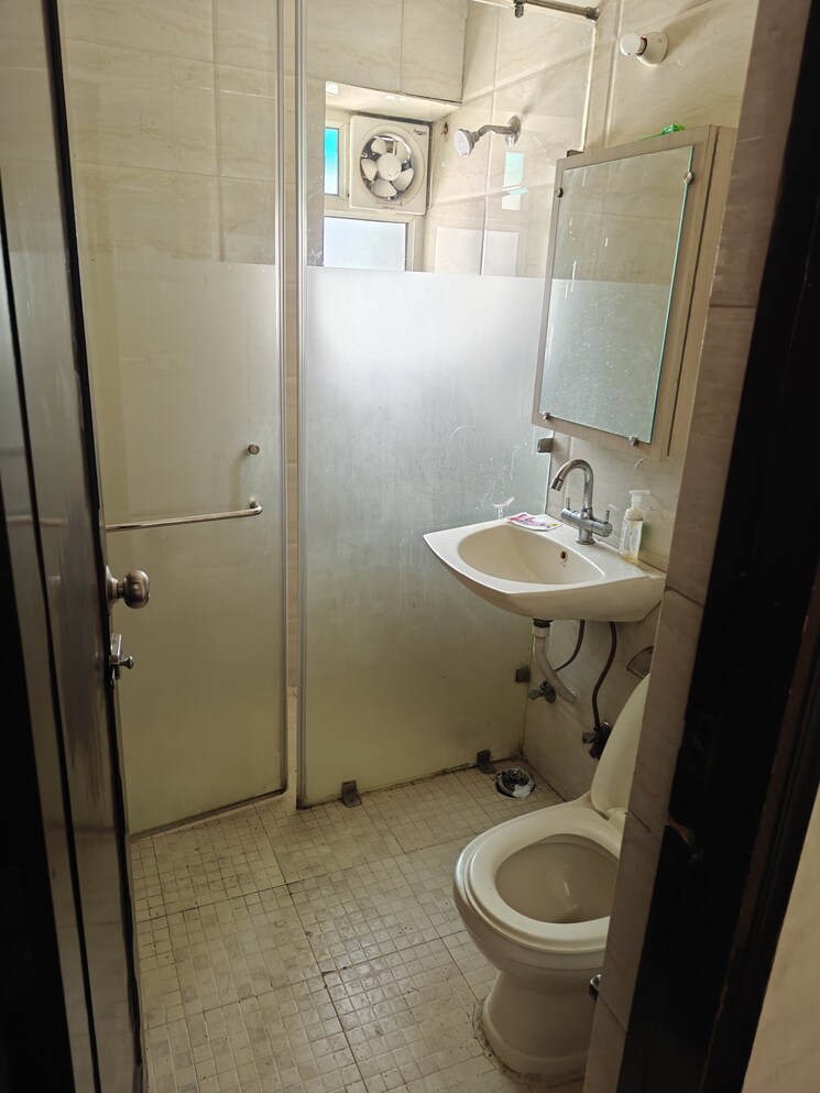 Bathroom, uttaranchal-apartments 2 Bedroom 1000 Sq.Ft. Apartment In Ip Extension Delhi 8689195