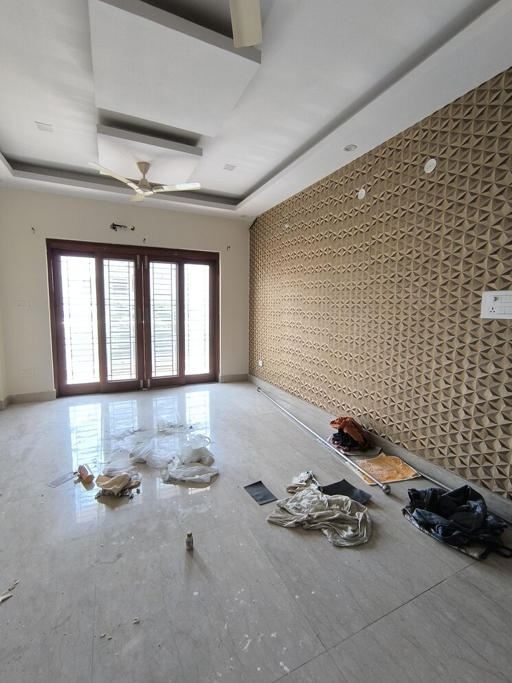 Room, gms road 3 Bedroom 2200 Sq.Ft. Builder Floor In Gms Road Dehradun 8689394