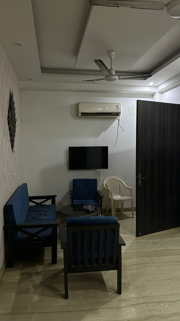 Living Room, sector 45 3 Bedroom 264 Sq.Yd. Builder Floor In Sector 45 Gurgaon 8689385