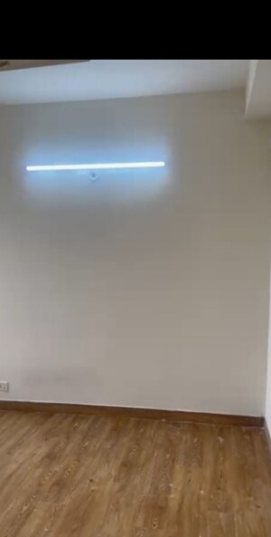 Room in 3 BHK Apartment at Jaypee Greens Kosmos, Sector 134 – for Sale