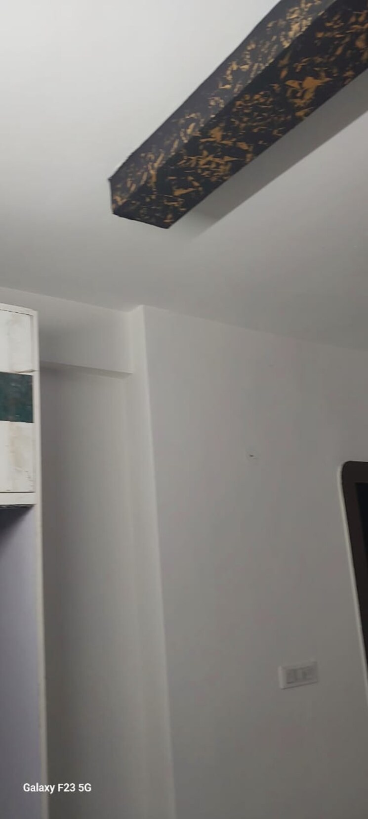 undefined, sector 73 4 Bedroom 1800 Sq.Ft. Apartment In Sector 73 Noida 8689430