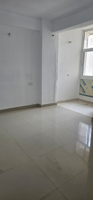 Room in 3 BHK Apartment at SG Impressions 58, Raj Nagar Extension – for Sale