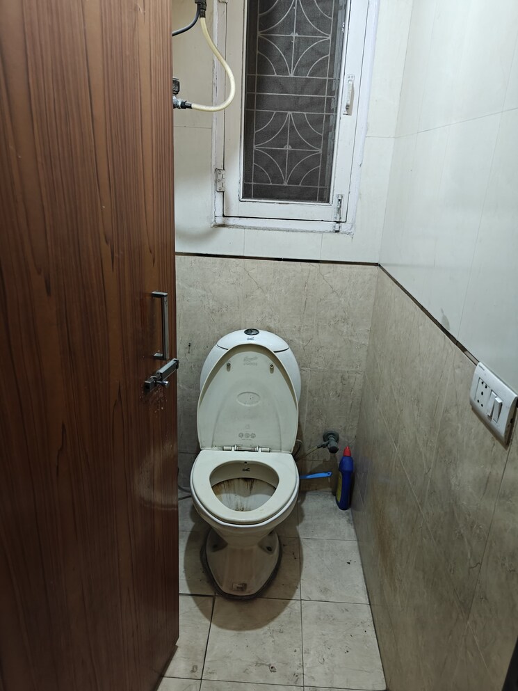 Bathroom, vidhi-apartment-ip-extension 2 Bedroom 900 Sq.Ft. Apartment In Ip Extension Delhi 8689416