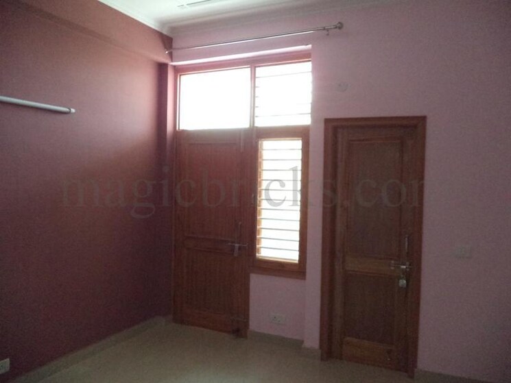 Room, sector 4 3 Bedroom 1900 Sq.Ft. Independent House In Sector 4 Gurgaon 8689492