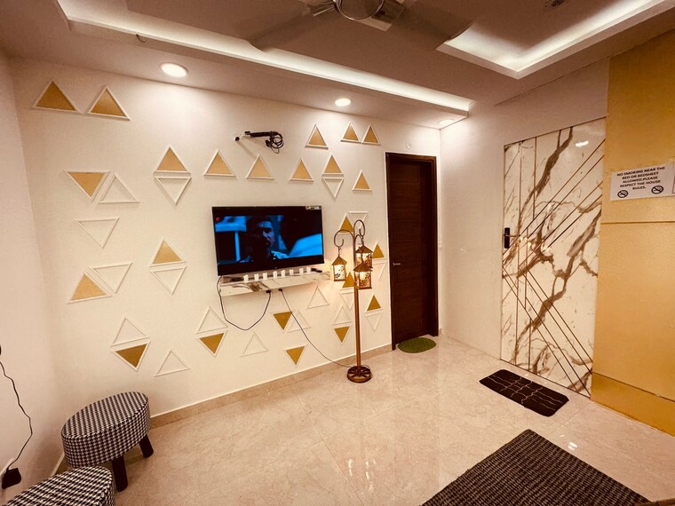 Master Bedroom, mehrauli 3 Bedroom 150 Sq.Yd. Builder Floor In Mehrauli Delhi 8689516