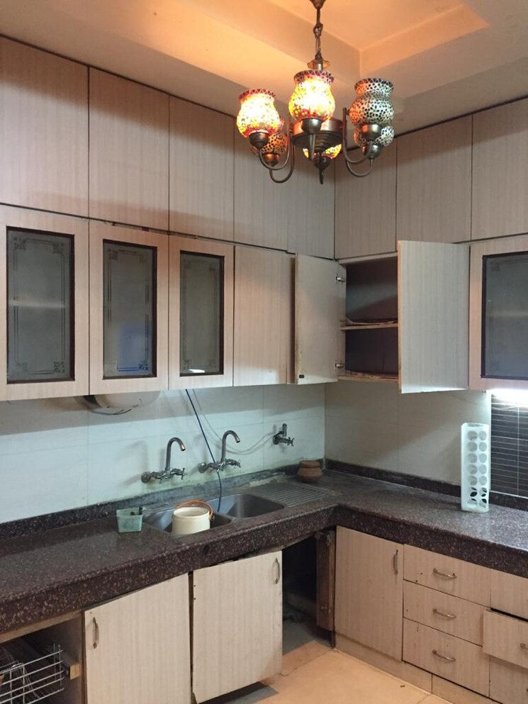Kitchen, rajouri garden 3 Bedroom 200 Sq.Yd. Builder Floor In Rajouri Garden Delhi 8689551