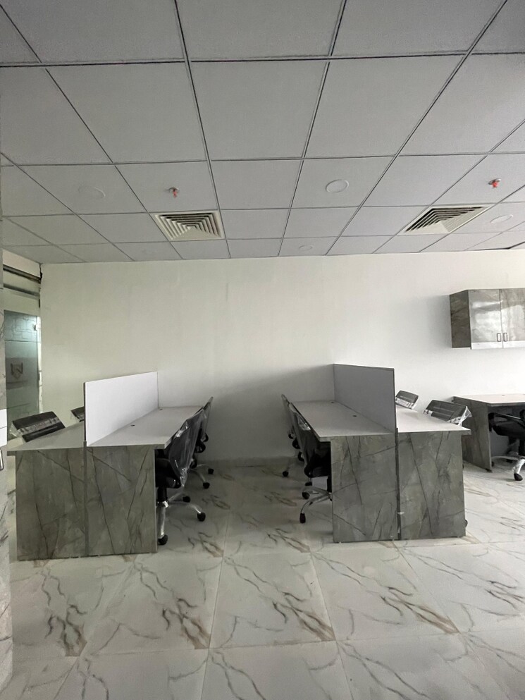 Team Area, alphathum Commercial Office Space 1065 Sq.Ft. In Sector 90 Noida 8689555