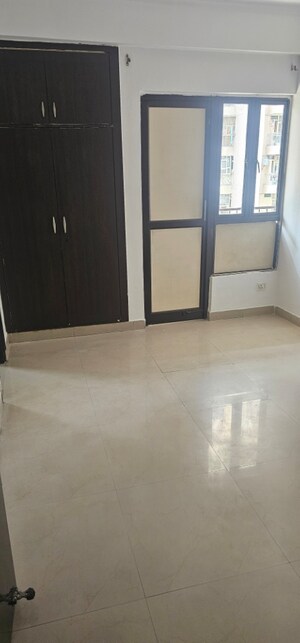 Room in 2.5 BHK Apartment at SG Impressions 58, Raj Nagar Extension – for Sale