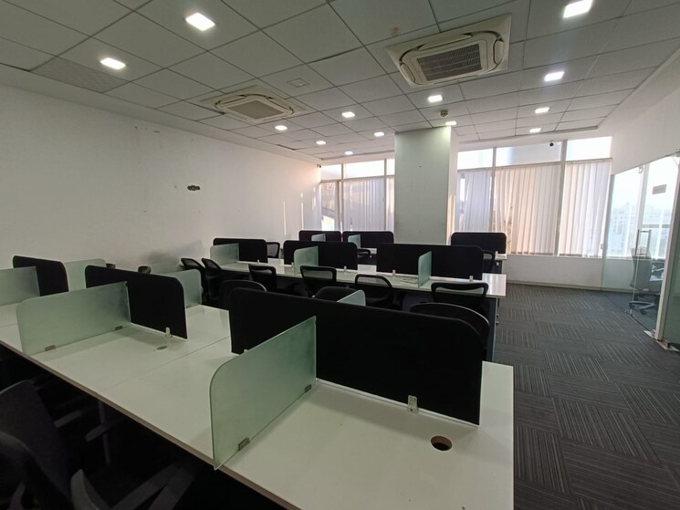 Team Area, vijay nagar Commercial Office Space 3000 Sq.Ft. In Vijay Nagar Indore 8689550