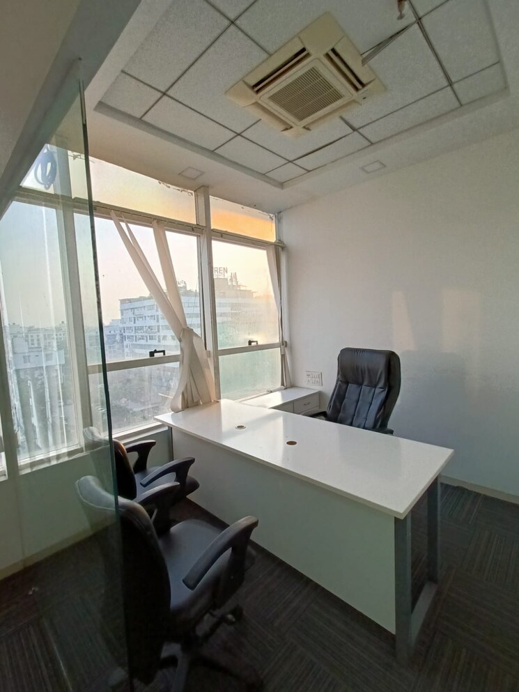 Team Area, vijay nagar Commercial Office Space 3000 Sq.Ft. In Vijay Nagar Indore 8689550