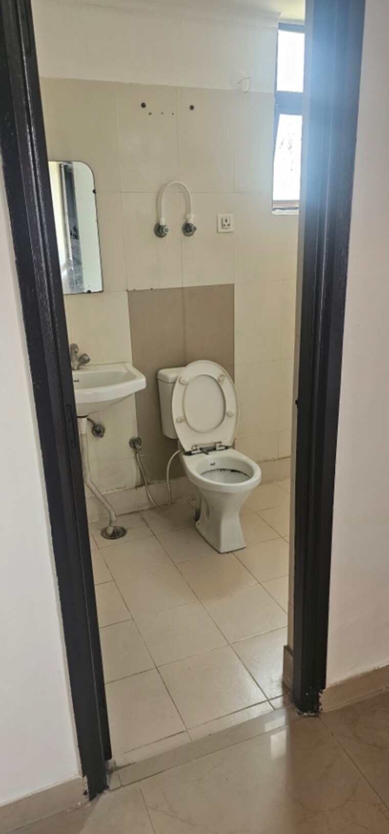 Bathroom, sg-impressions-58 2.5 Bedroom 1225 Sq.Ft. Apartment In Raj Nagar Extension Ghaziabad 8689574
