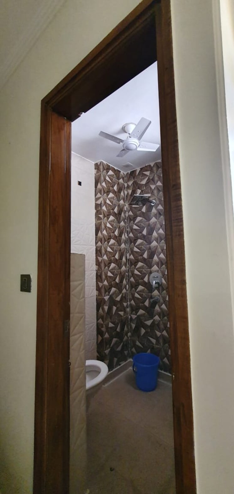 Bedroom, rajouri garden 2 Bedroom 160 Sq.Yd. Builder Floor In Rajouri Garden Delhi 8689590