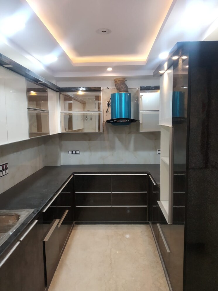 Kitchen, rajouri garden 2 Bedroom 160 Sq.Yd. Builder Floor In Rajouri Garden Delhi 8689590