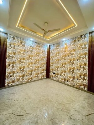 Room in 3.5 BHK Builder Floor at Sector 32 – for Sale