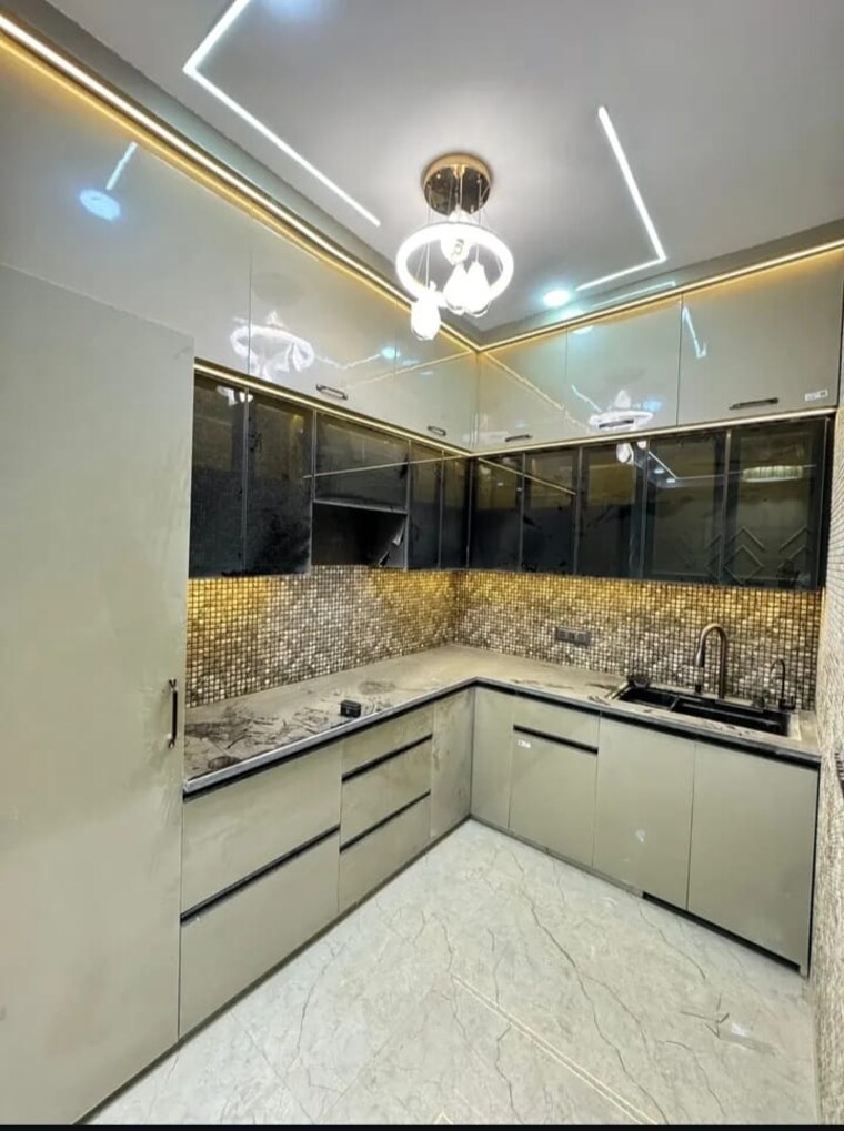 Kitchen, sector 32 3.5 Bedroom 2700 Sq.Ft. Builder Floor In Sector 32 Faridabad 8689616