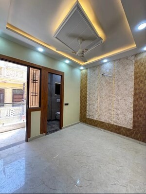 Room in 3.5 BHK Builder Floor at Sector 32 – for Sale
