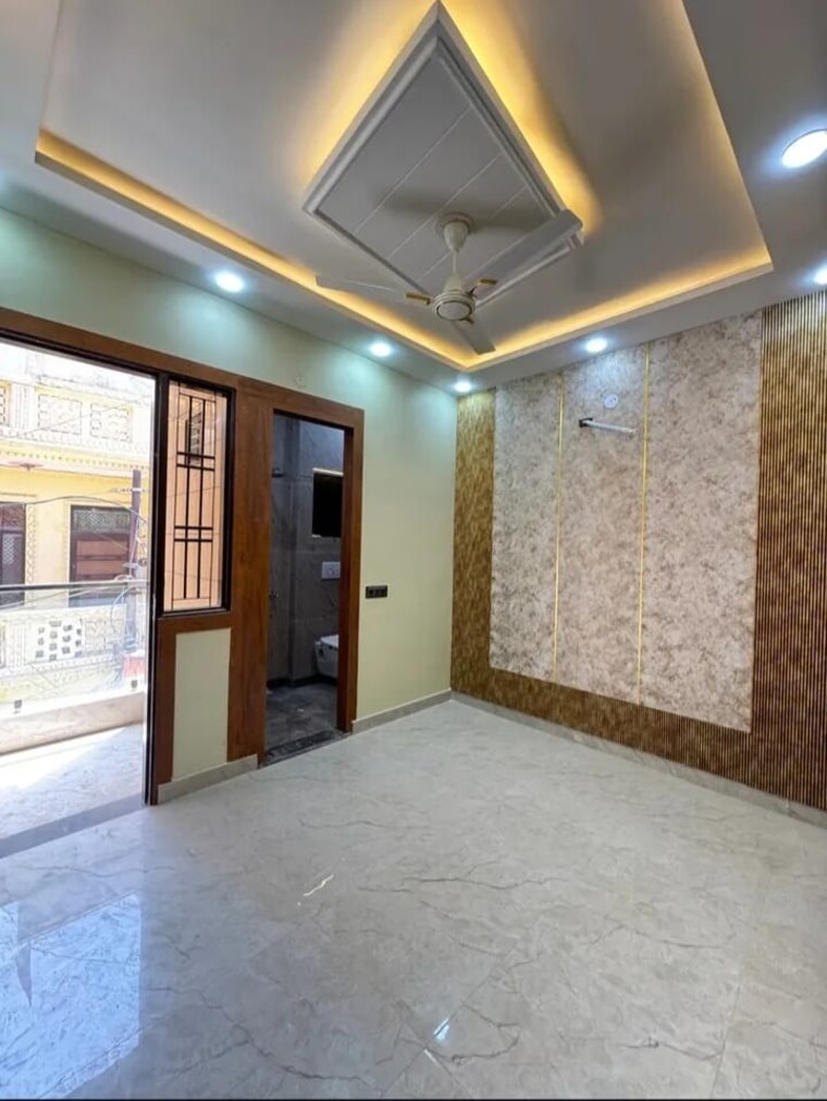 Room, sector 32 3.5 Bedroom 2700 Sq.Ft. Builder Floor In Sector 32 Faridabad 8689616