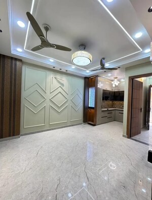 Room in 3.5 BHK Builder Floor at Sector 32 – for Sale