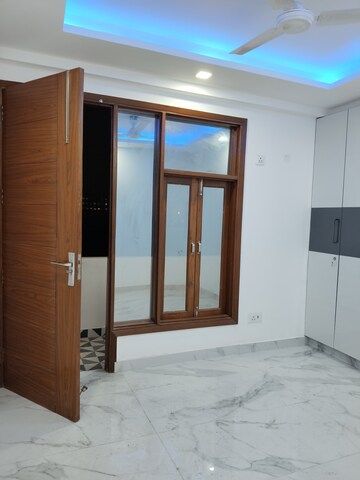 Room in 2 BHK Apartment at Panchsheel Vihar – for Rent