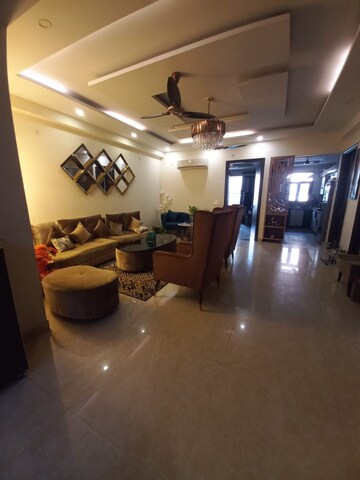 Living Room in 4 BHK Builder Floor at Sector 45 – for Rent