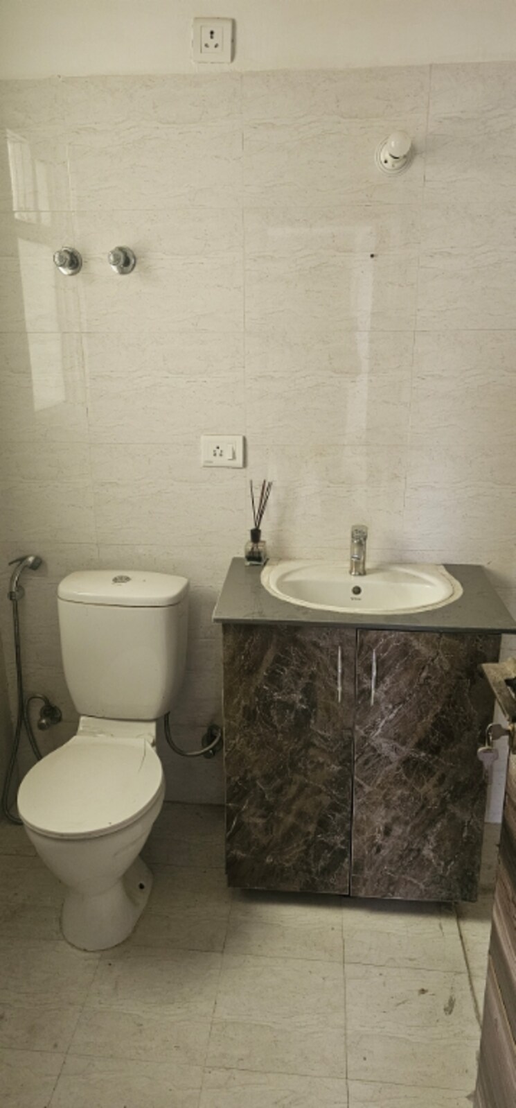 Bathroom, mcc-signature-heights 3 Bedroom 1500 Sq.Ft. Apartment In Raj Nagar Extension Ghaziabad 8689699