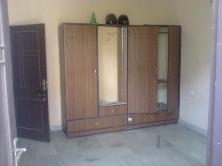 Room, sector 4 3 Bedroom 1614 Sq.Ft. Independent House In Sector 4 Gurgaon 8689676