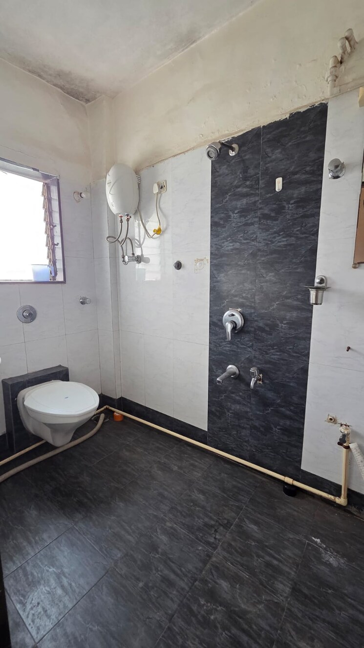 Bathroom, andheri west 2 Bedroom 900 Sq.Ft. Apartment In Andheri West Mumbai 8689696