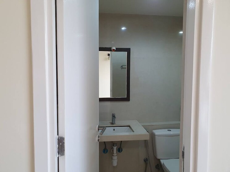 Bathroom, hiranandani-lake-verandahs 3 Bedroom 1826 Sq.Ft. Apartment In Bilekahalli Bangalore 8689709