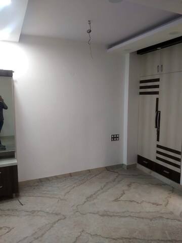 Room in 2 BHK Builder Floor at Rajouri Garden – for Rent